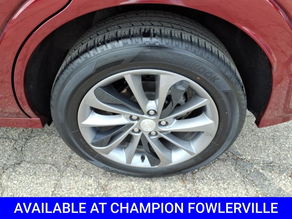 Used 2023  Buick Select image 9