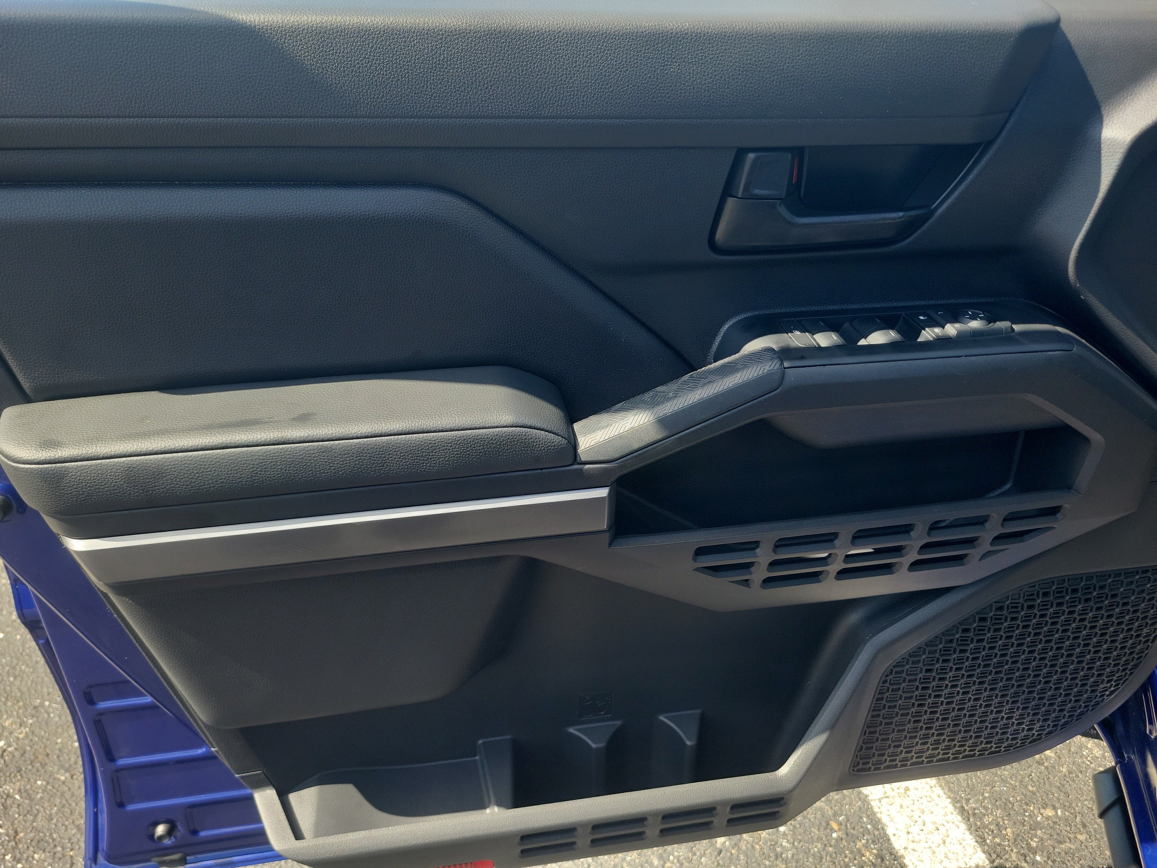 Used 2025 Blue Toyota SR5 image 21
