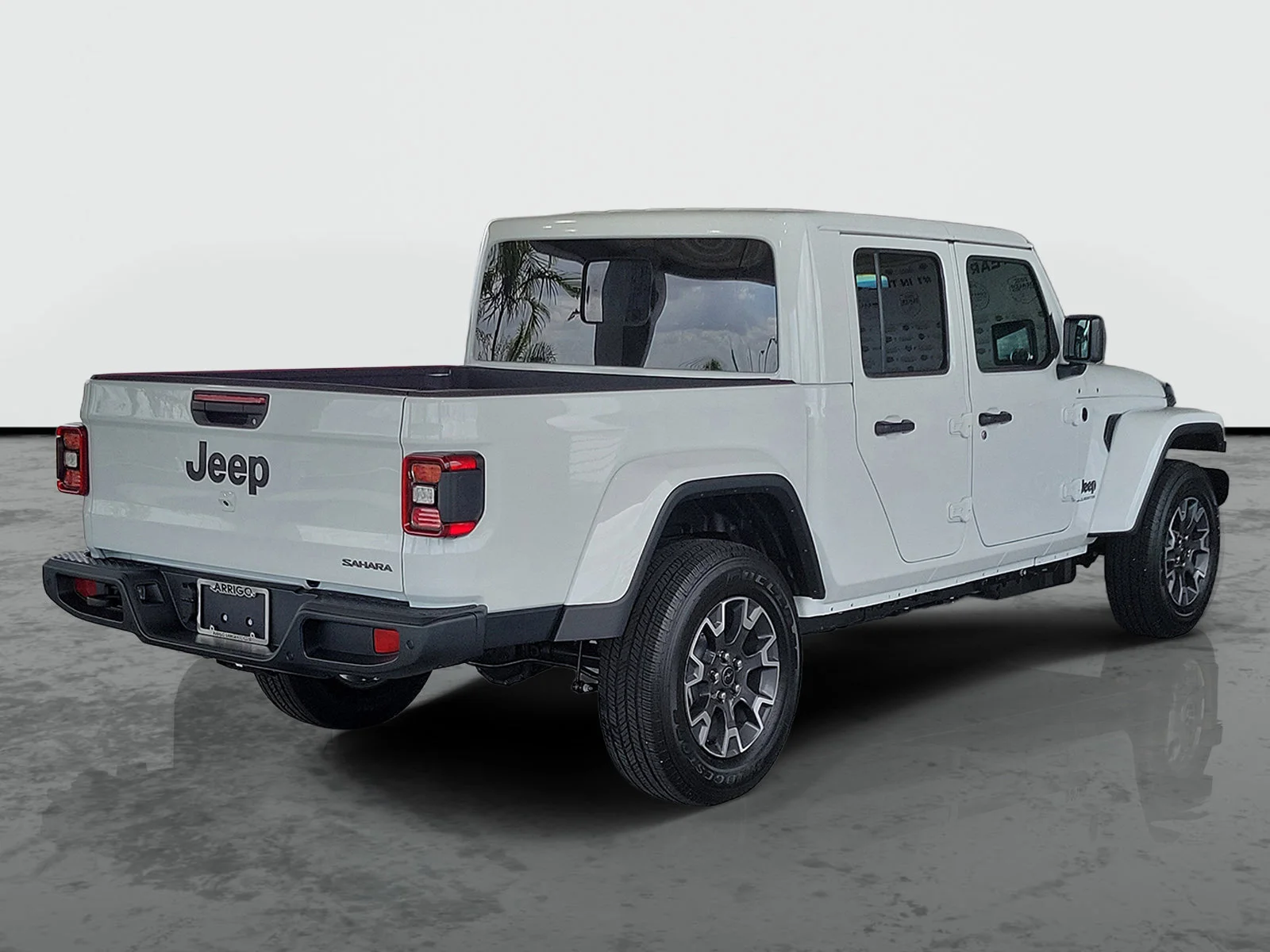 New 2026 Bright White Clear-Coat Exterior Paint Jeep Sahara image 1