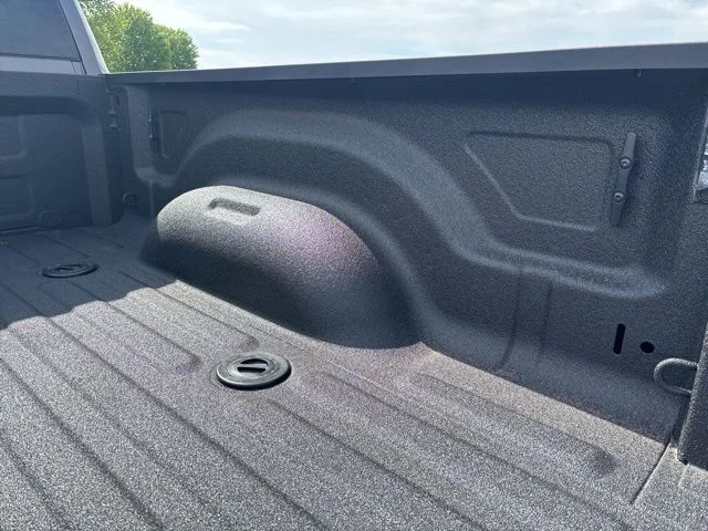 New 2026 Granite Crystal Metallic Clear-Coat Exterior Paint RAM Laramie image 33
