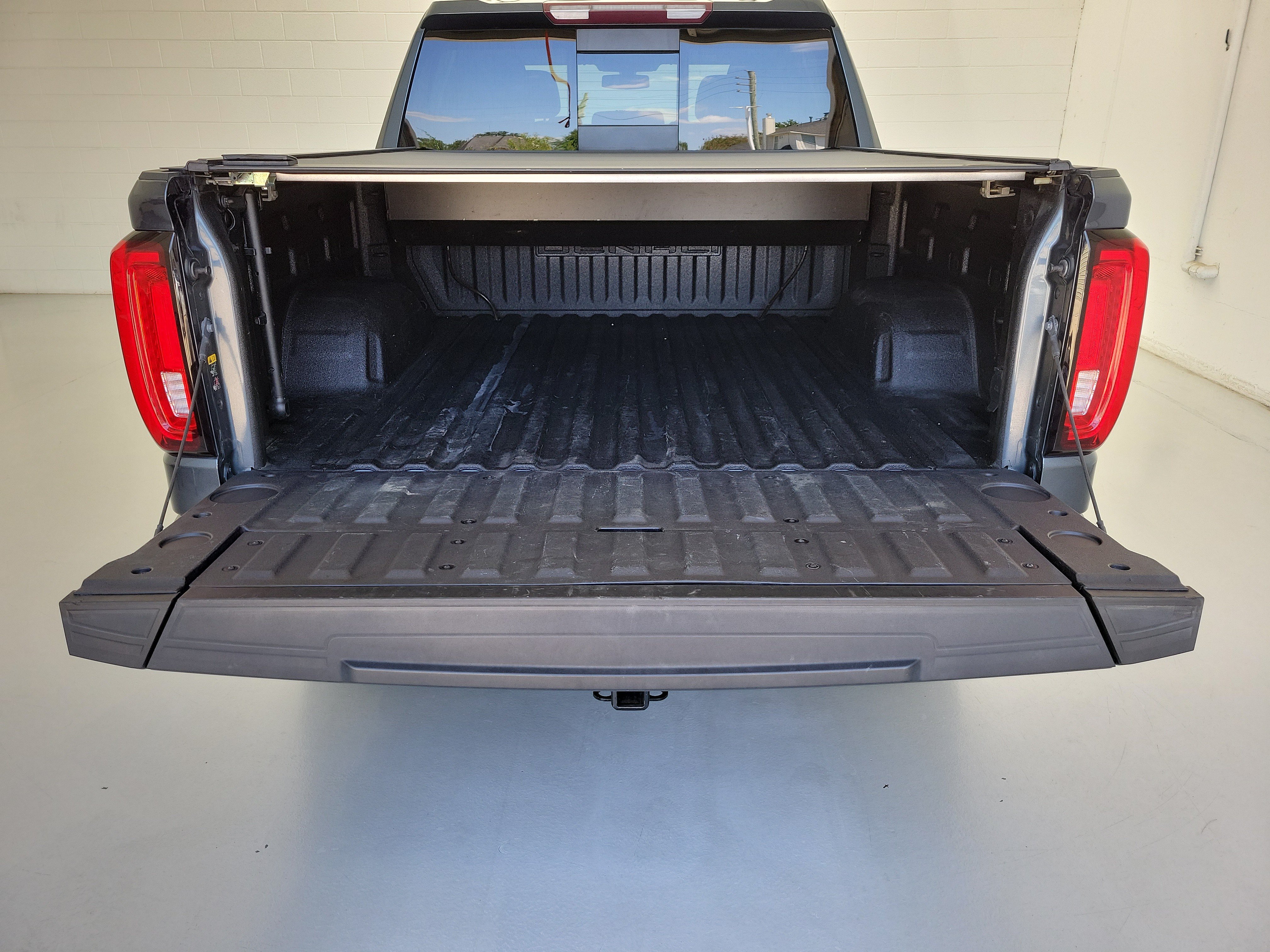 Used 2020 Dark Sky Metallic GMC Denali image 10