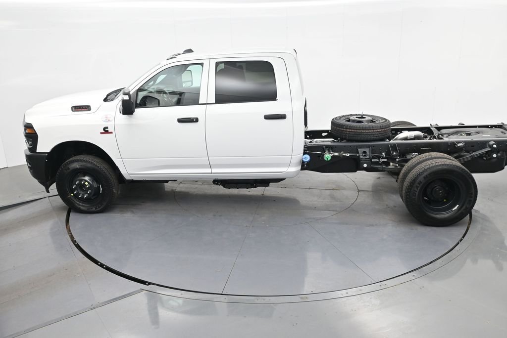 New 2026 Bright White Clearcoat RAM Tradesman image 29