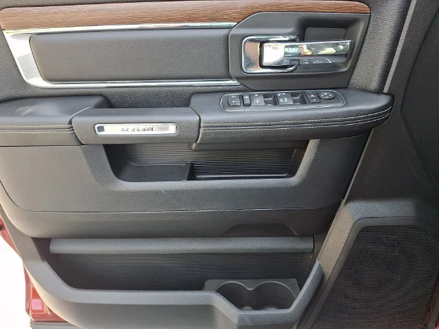Used 2015 Red Ram Laramie image 13
