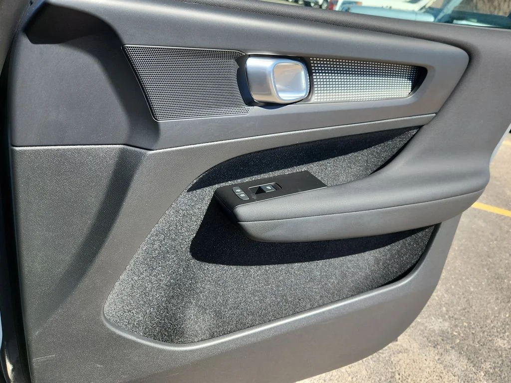 Used 2021 Gray Volvo R-Design image 13