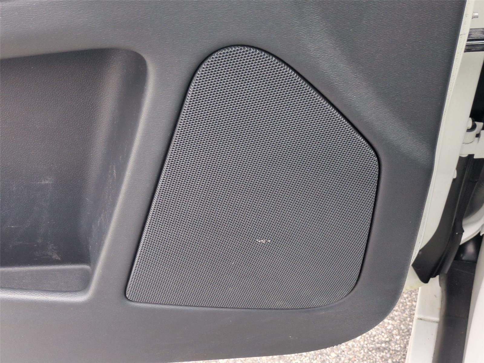 Used 2015  VOLVO  image 14