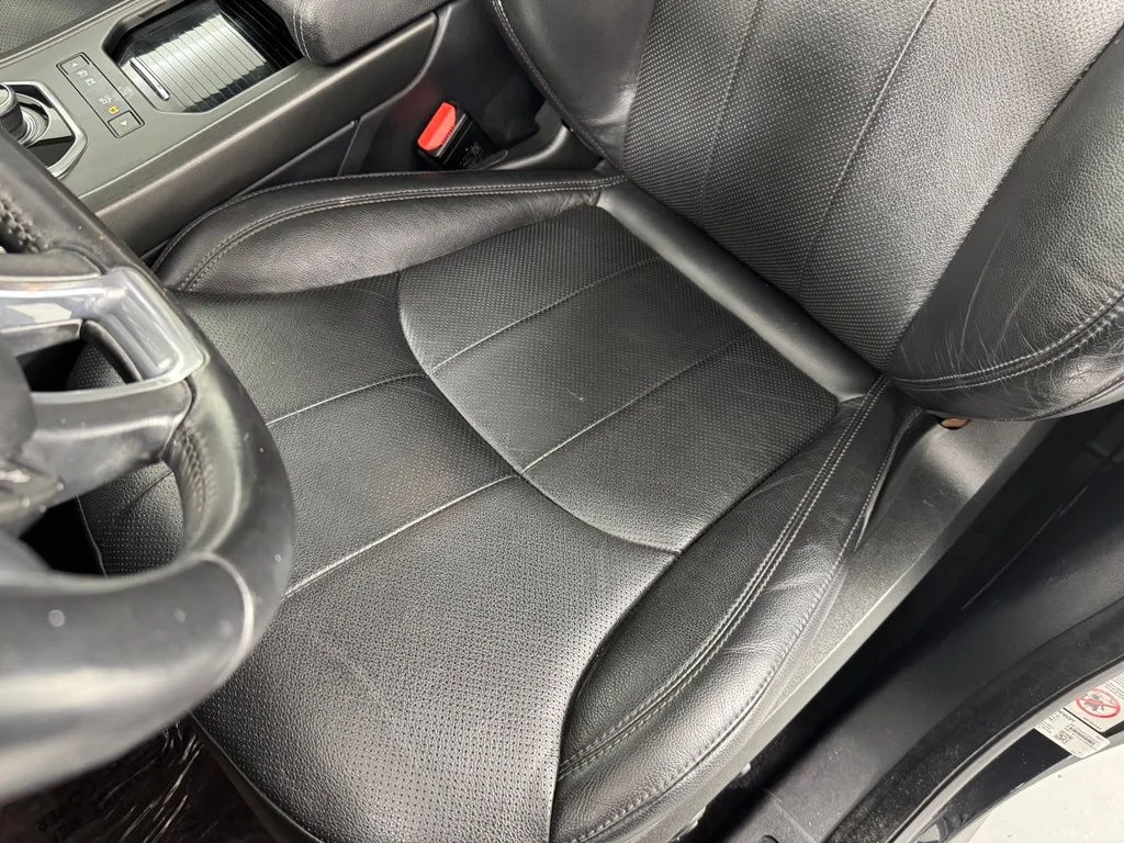 Used 2019 Narvik Black Land Rover SE image 18