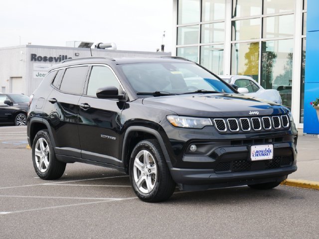 Used 2024 Black Jeep Latitude image 23