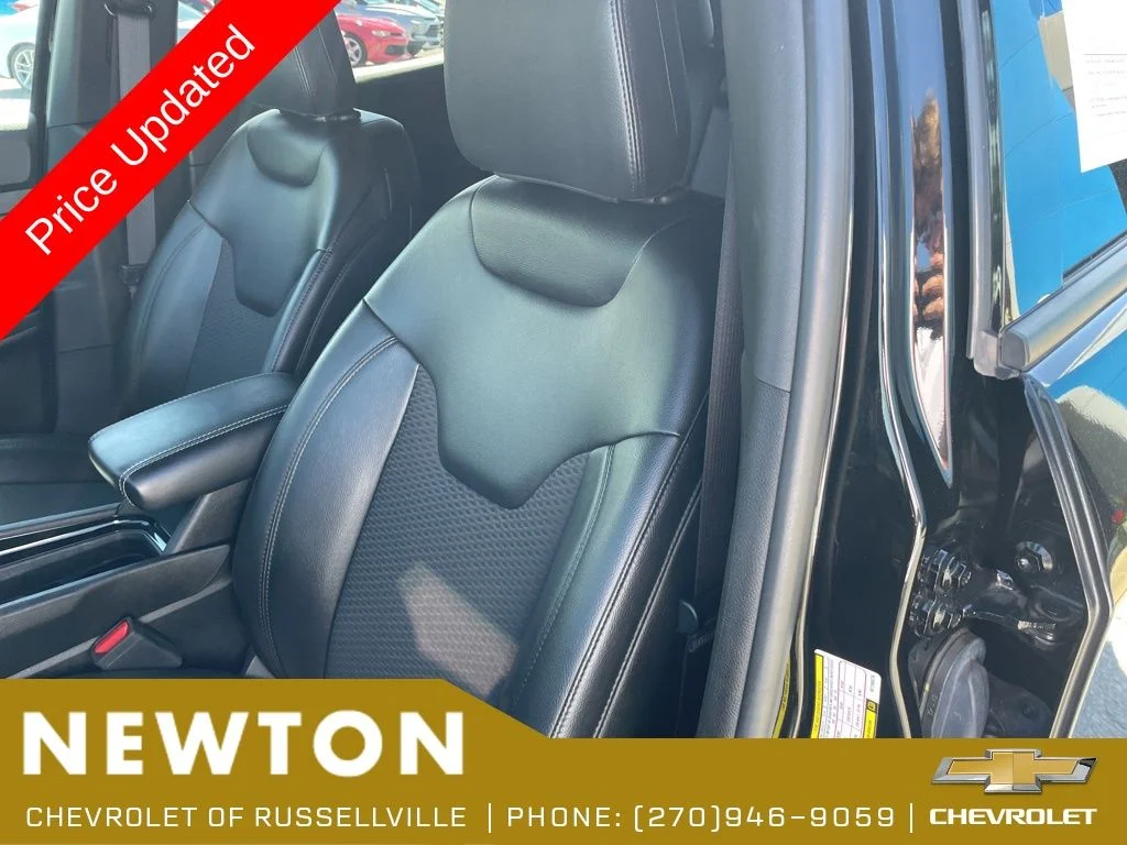 Used 2022 Diamond Black Jeep Latitude image 5