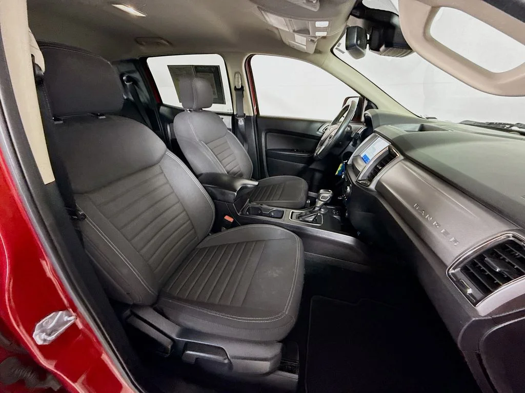 Used 2021 Rapid Red Metallic Tinted Clearcoat Ford XLT image 26