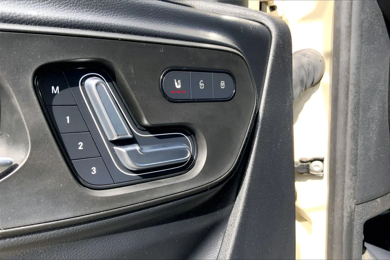 Used 2025 Pebble Grey Mercedes-Benz  image 21
