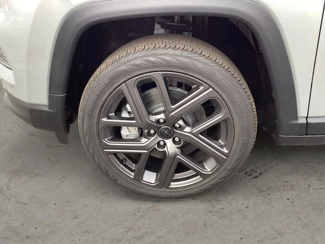 New 2026 Silver Jeep LIMITED ALTITUDE 4X4 image 15