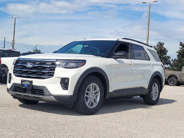 New 2027 White Metallic Ford Active image 32