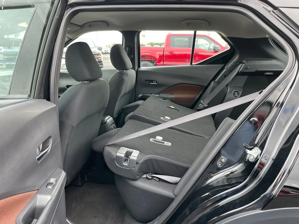 Used 2024 Super Black Nissan SR image 40