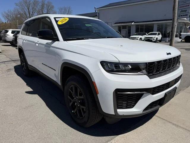 New 2026 Bright White Clear-Coat Exterior Paint Jeep Laredo Altitude image 4