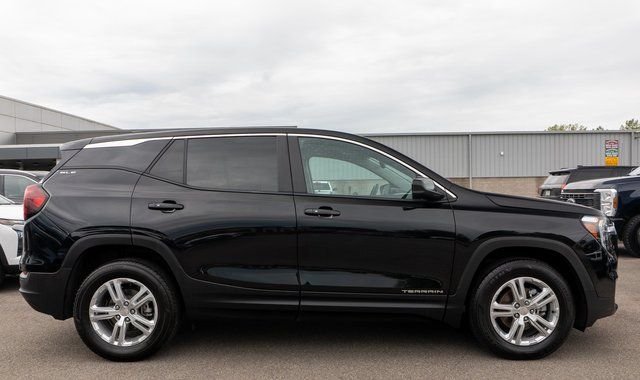 Used 2024 Black GMC SLE image 5