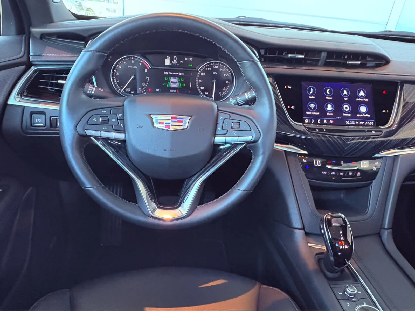 Certified Used 2025 Stellar Black Metallic Cadillac Premium Luxury image 25