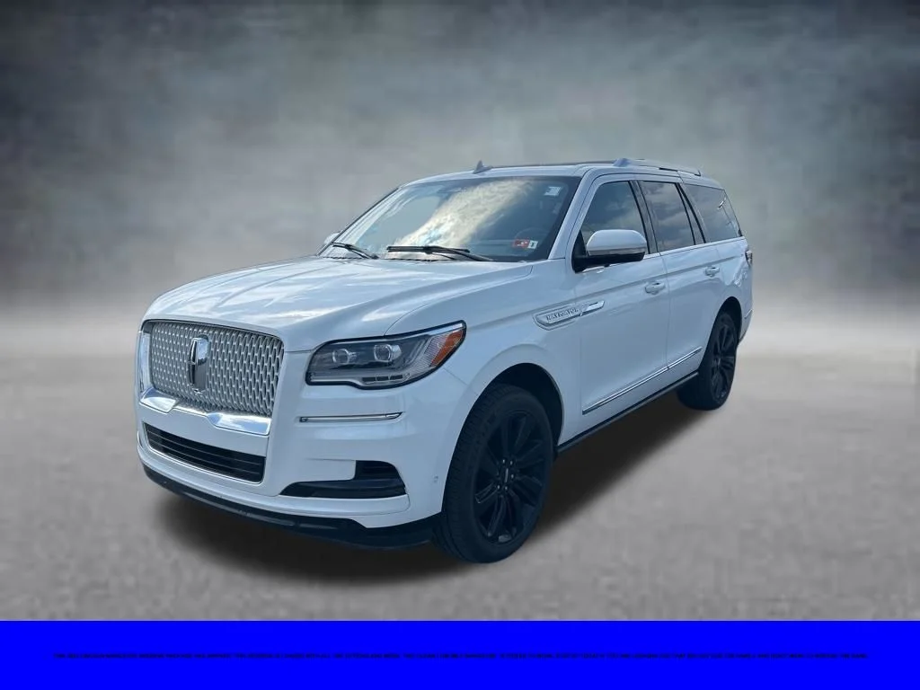 Used 2023 White Metallic Lincoln Reserve image 3