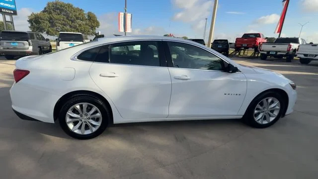 Used 2024 Summit White Chevrolet 1LT image 9