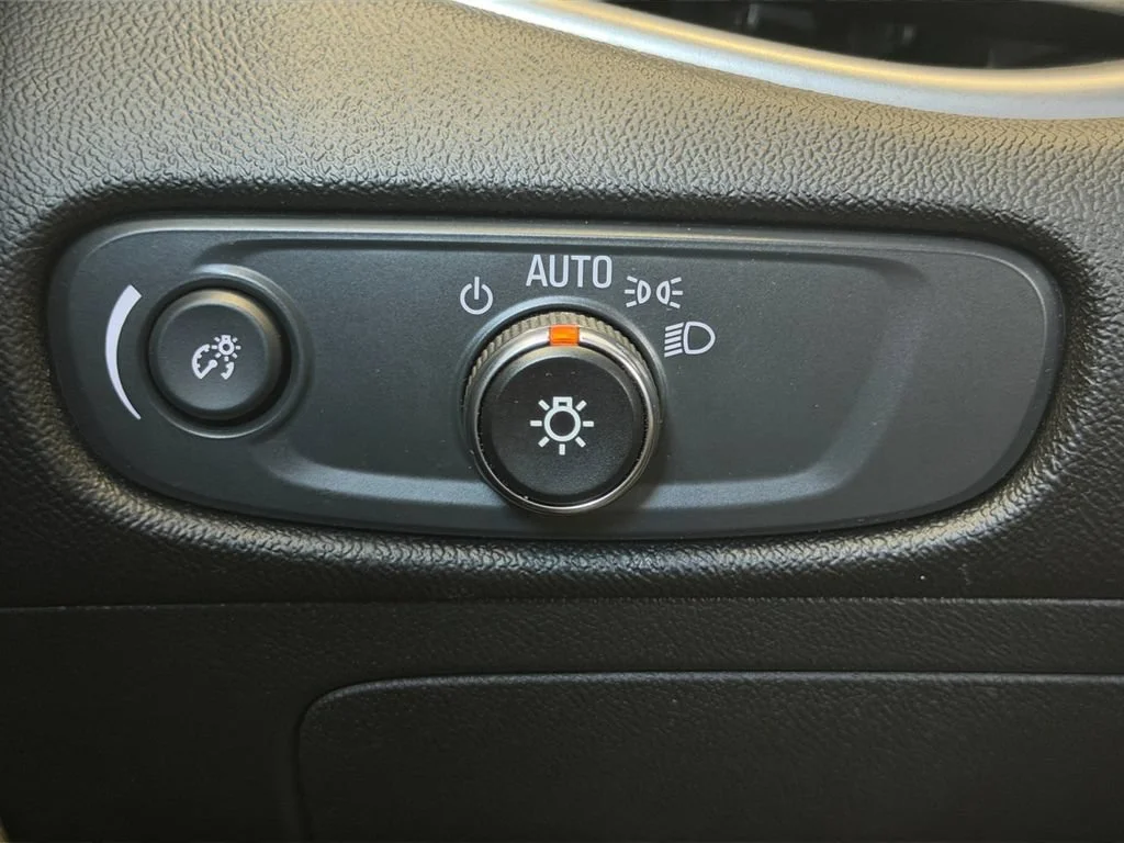Used 2024 Mineral Gray Metallic Chevrolet 1LT image 25