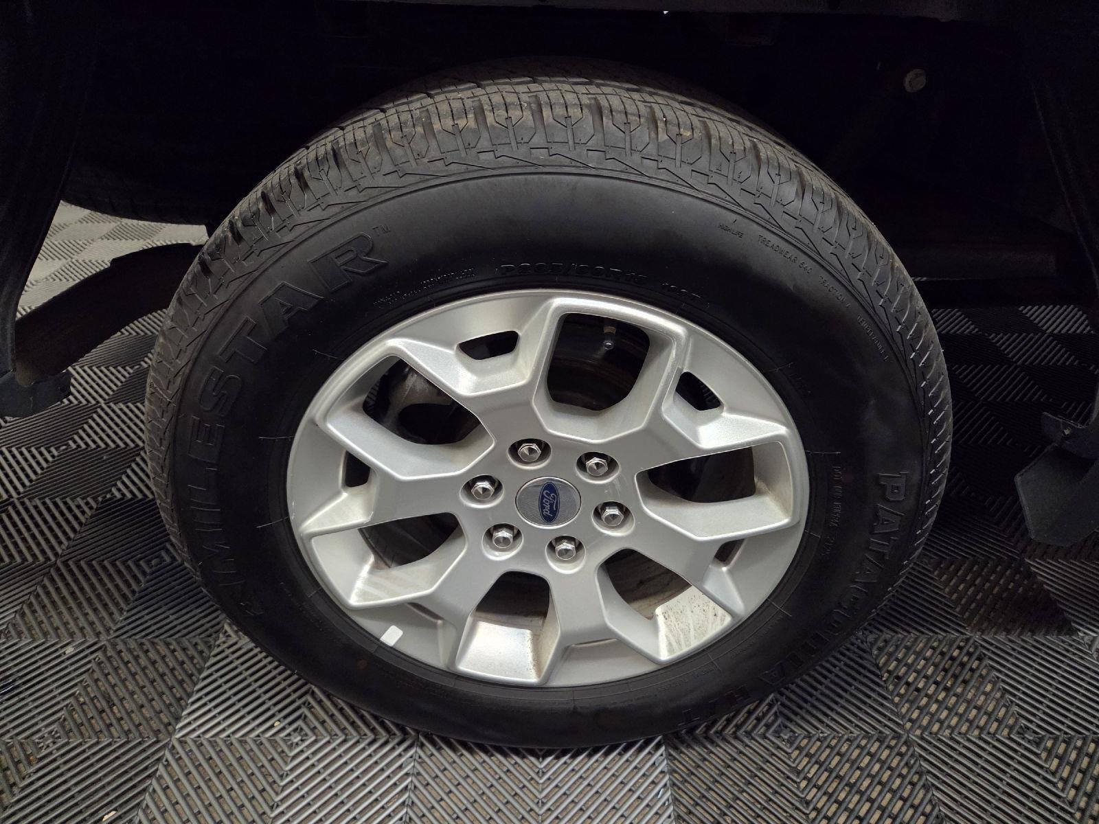 Used 2023 GRAY Ford XLT image 49