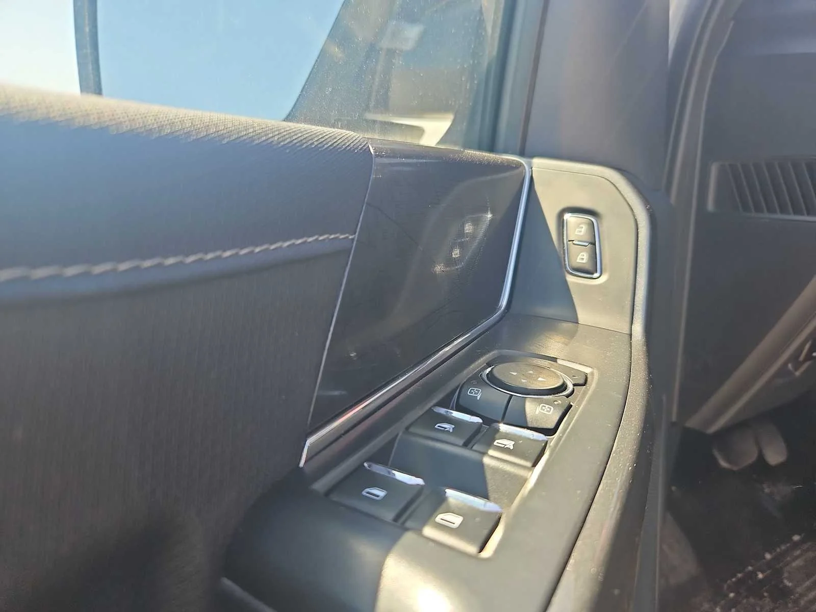 Used 2023 Avalanche Gray Ford XLT image 11