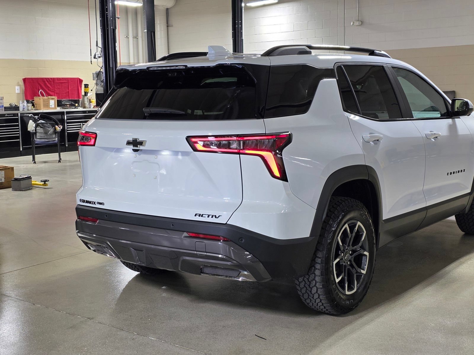 2027 Chevrolet Equinox ACTIV - Photo 11