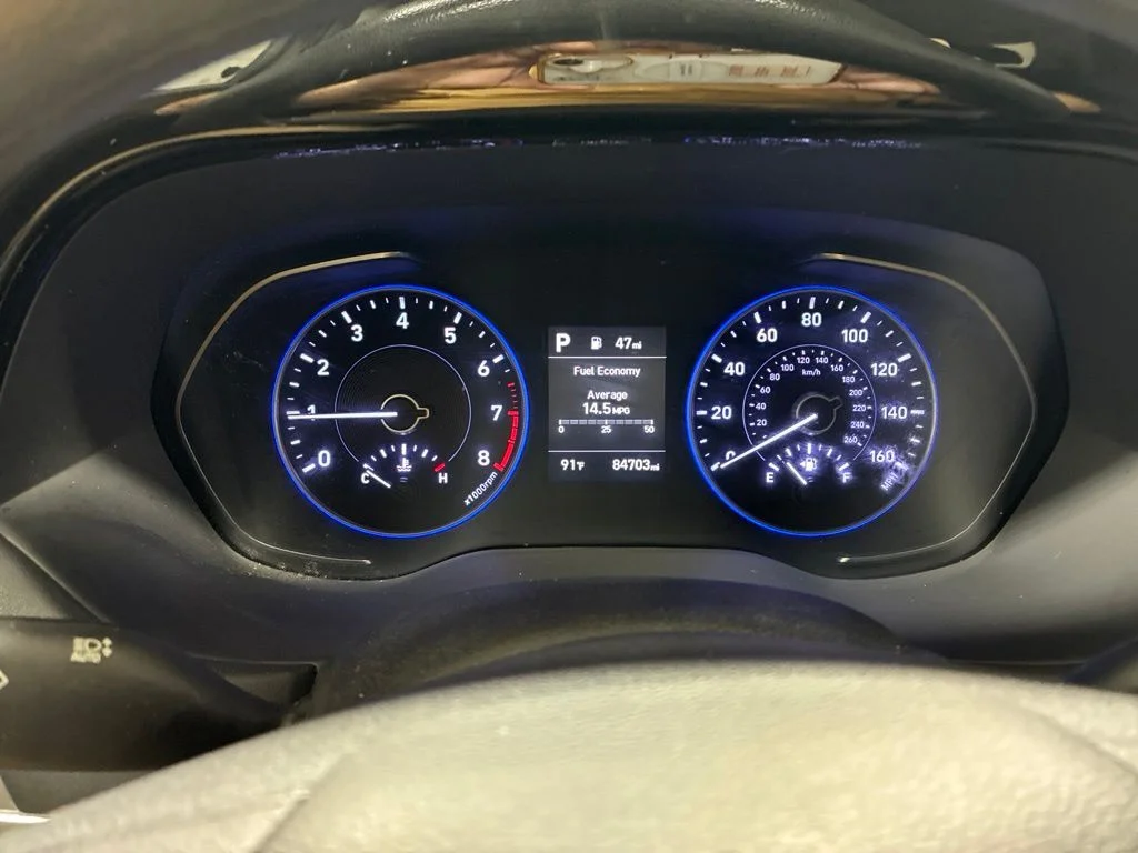 Used 2022 Black Hyundai SE image 15