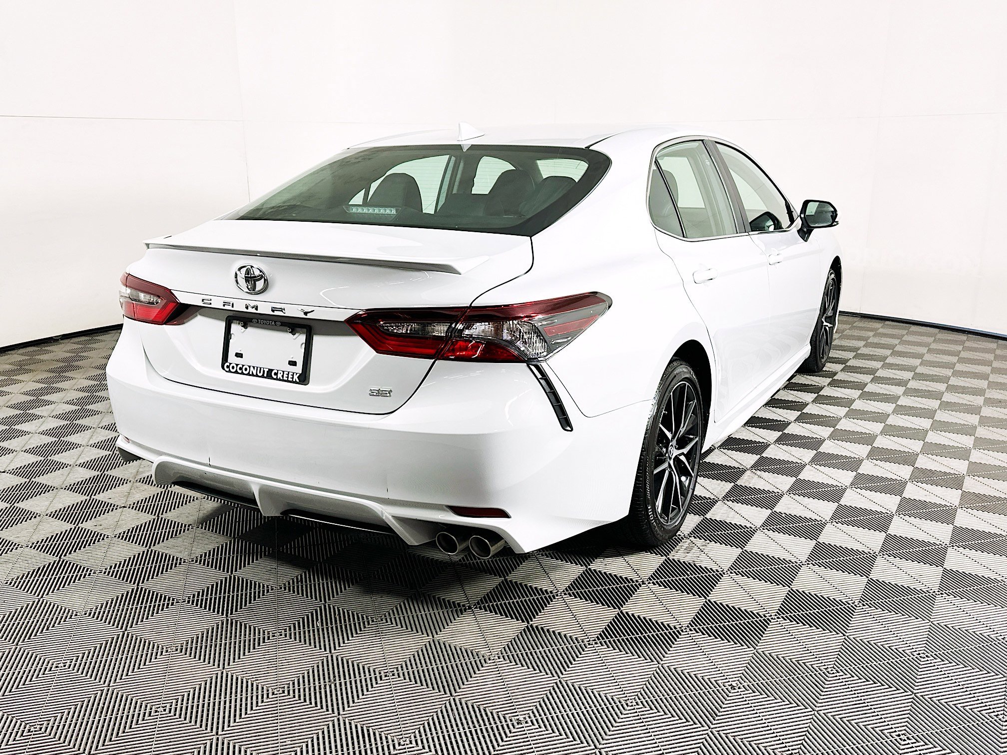 2024 Toyota Camry thumbnail 5