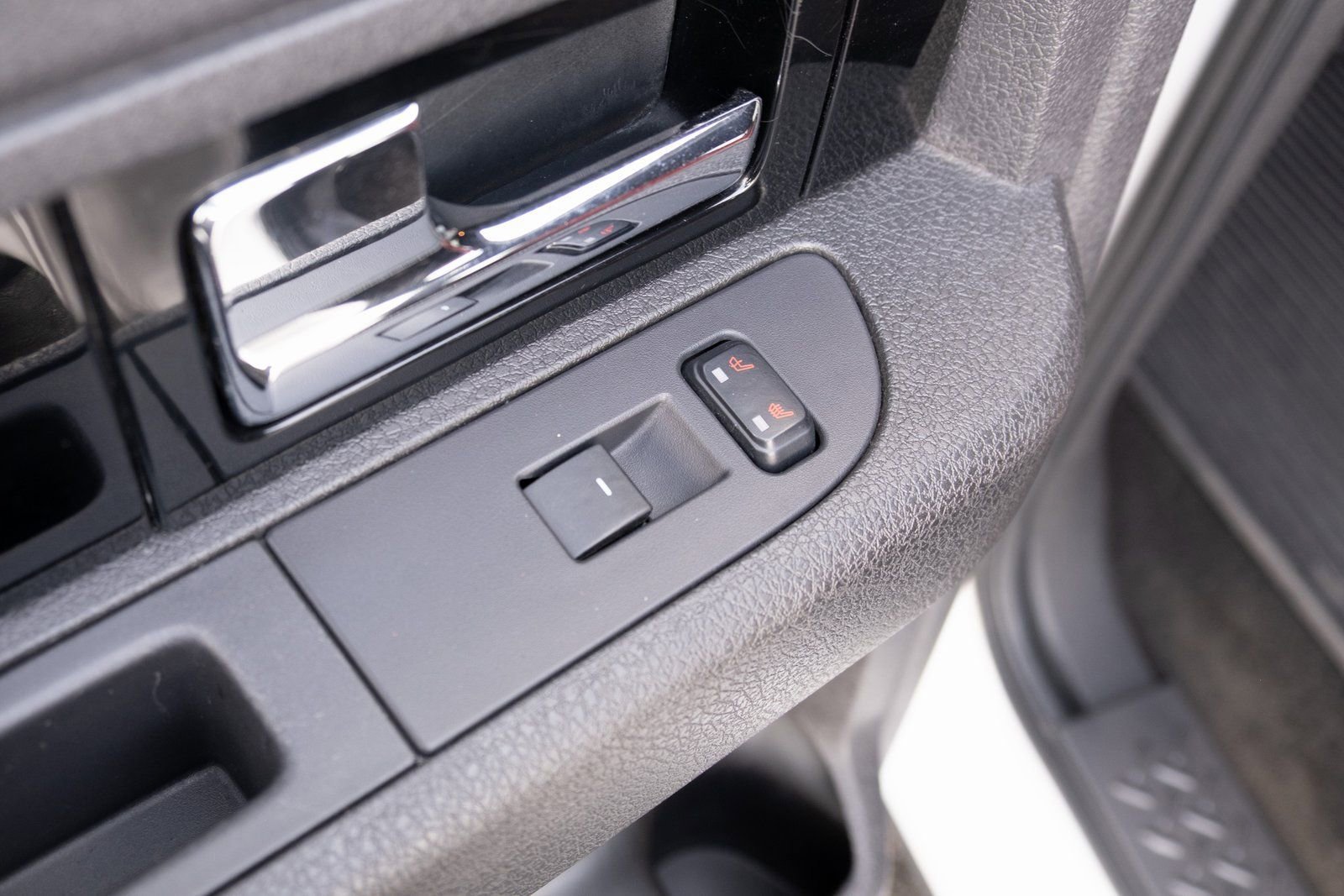 Used 2013  Ford Limited image 18