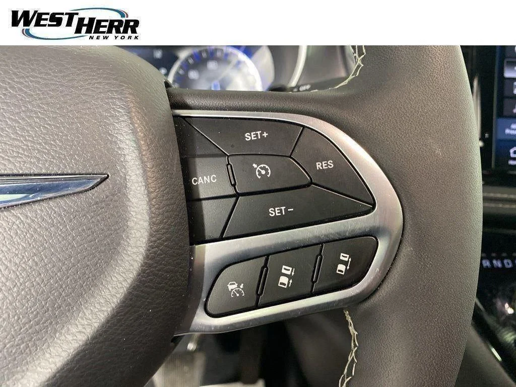 Used 2026 Red Hot Pearlcoat Chrysler Select AWD image 34