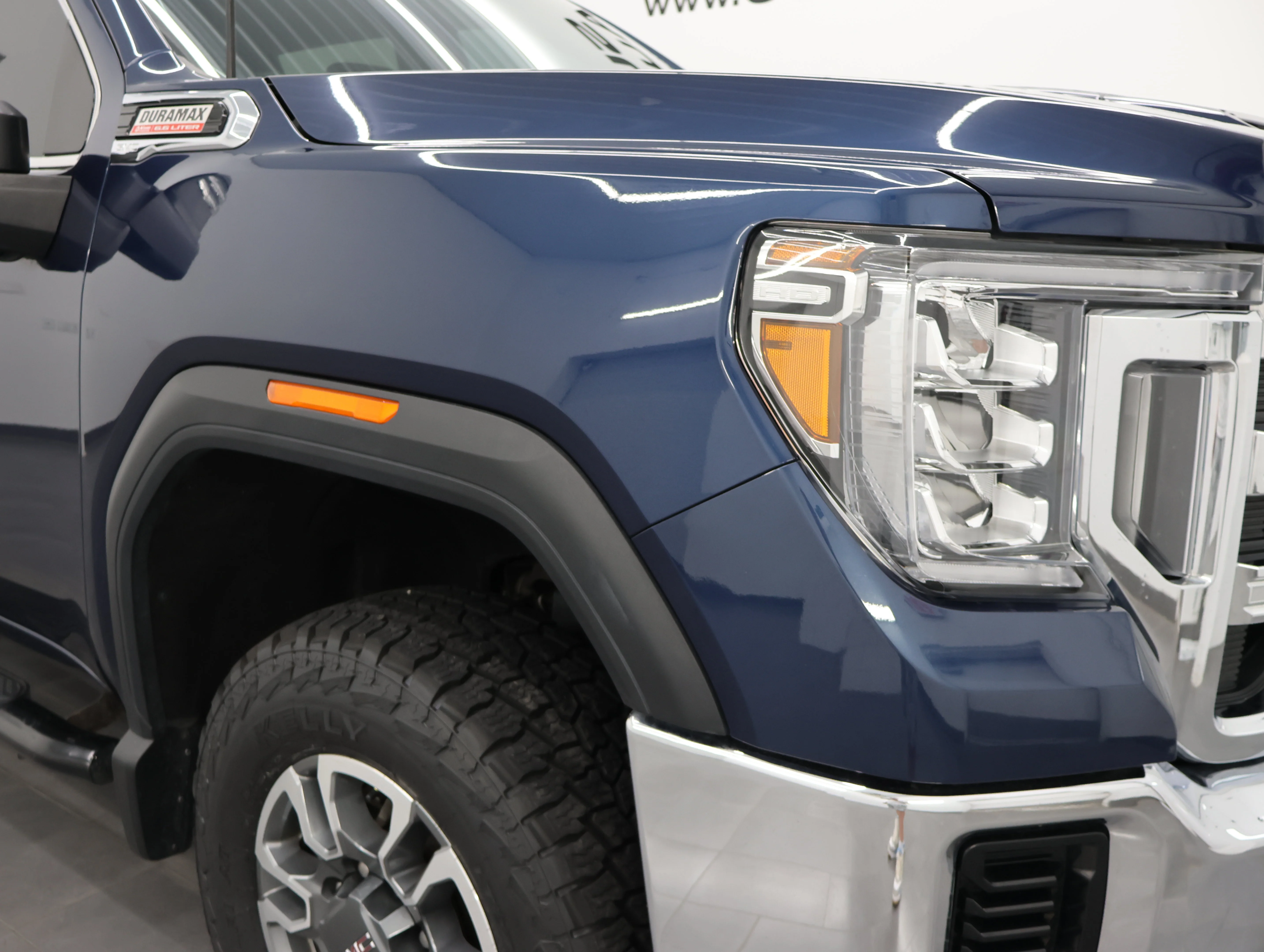 Used 2023 Pacific Blue Metallic GMC SLE image 23