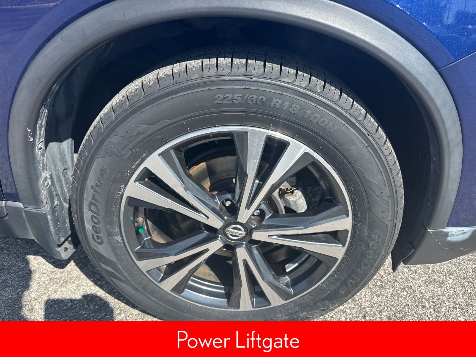 Used 2017 Blue Nissan SL image 9