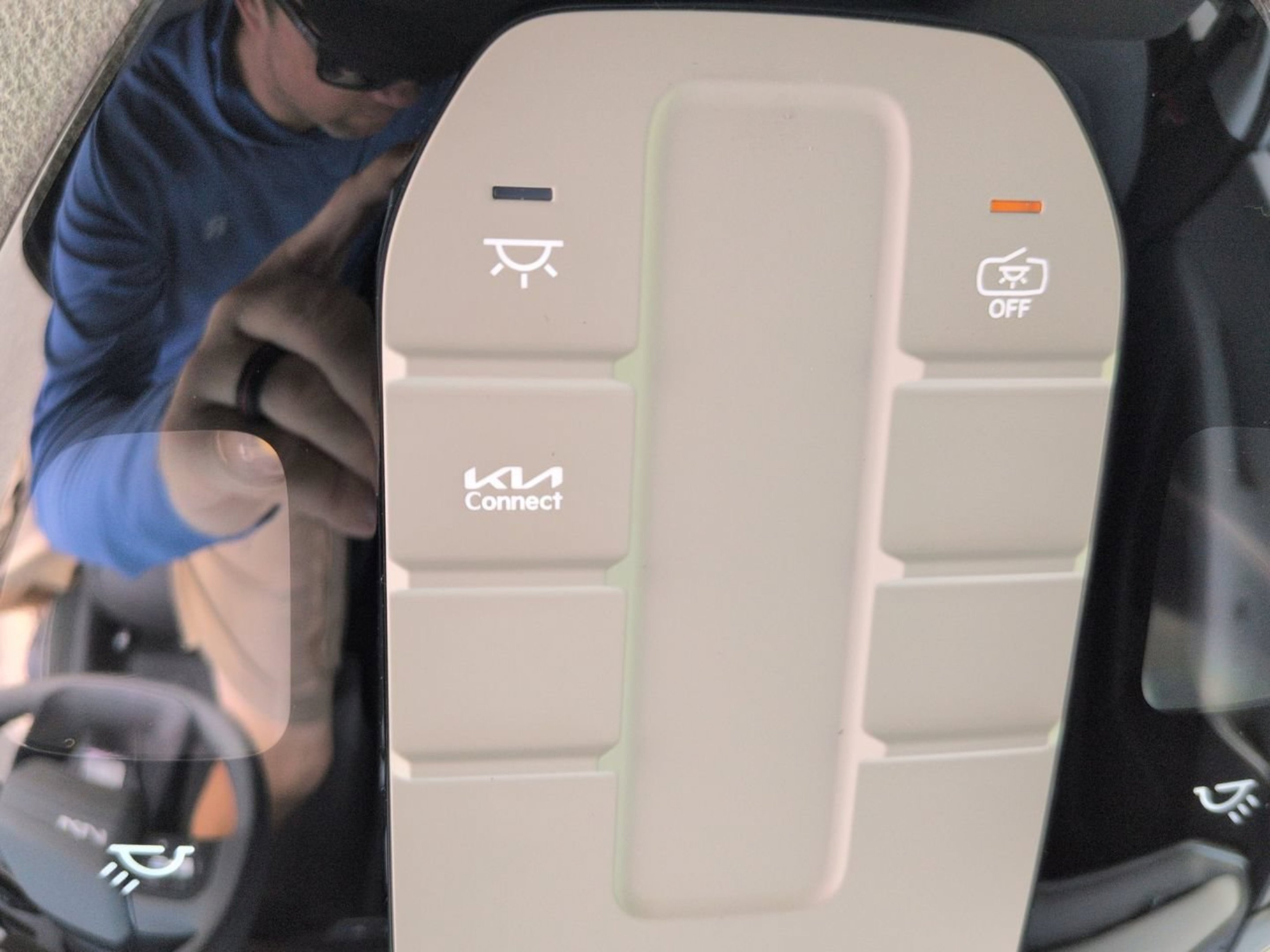 New 2027 Snow White Pearl Kia EX image 27