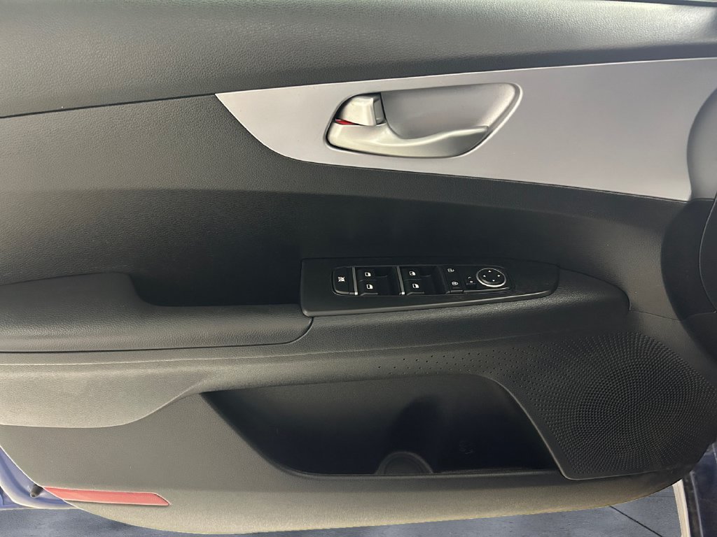 Used 2024 Blue Kia LXS image 12