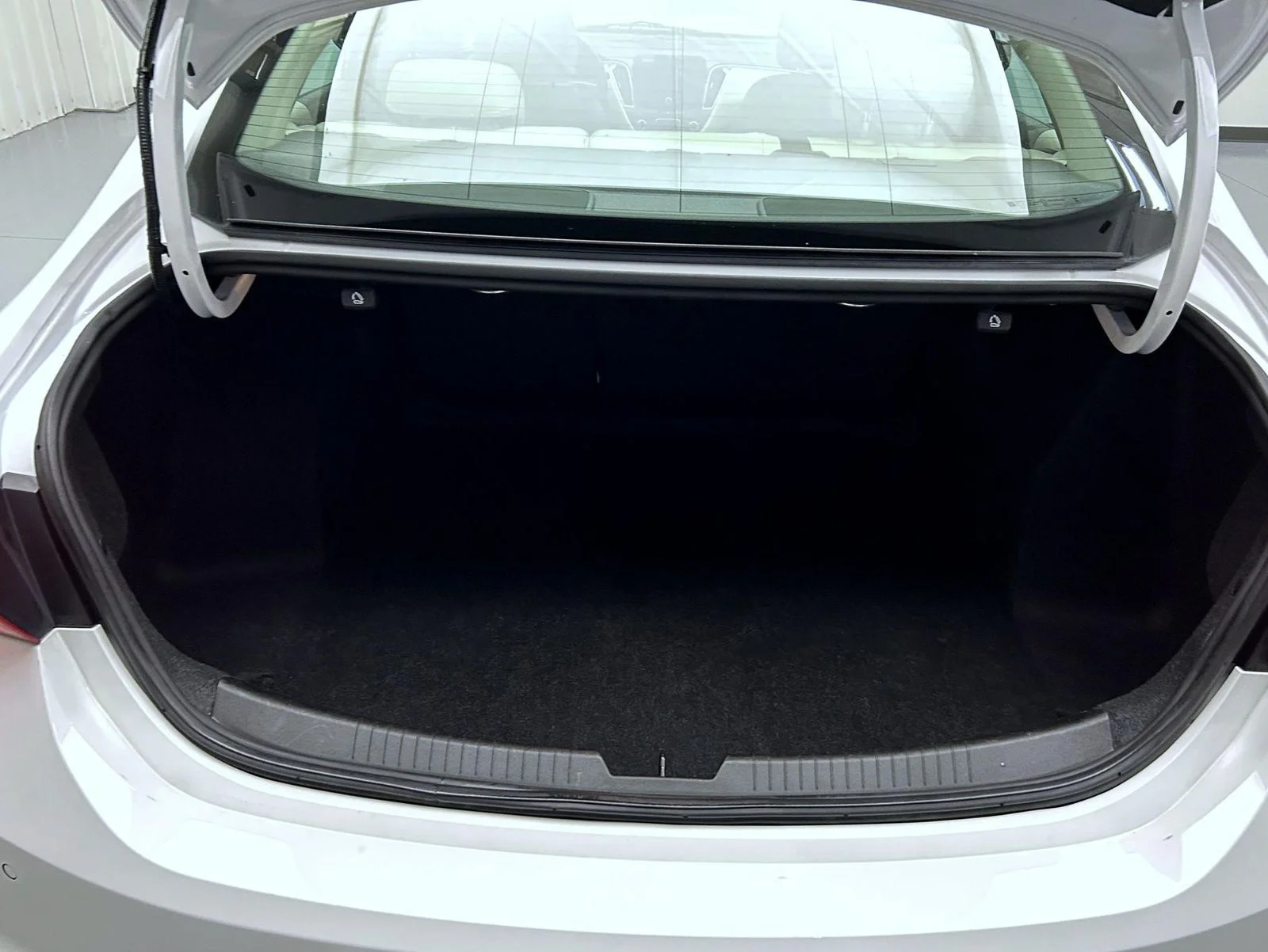 Used 2024 White Chevrolet LT image 21