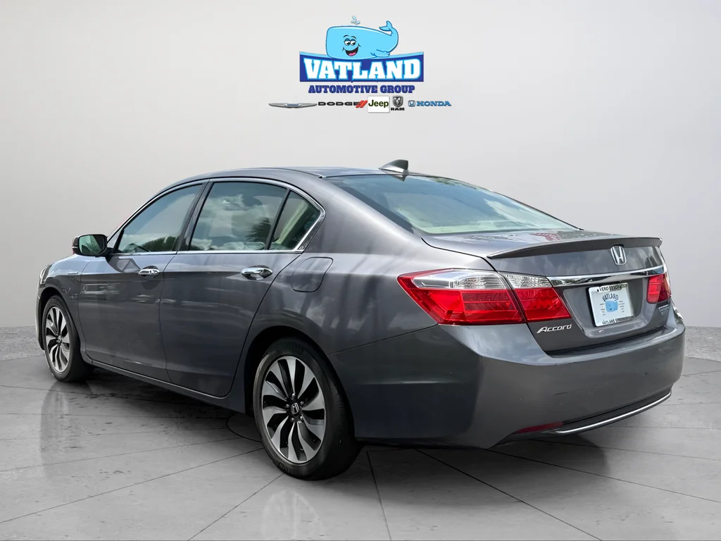 Used 2014 Modern Steel Metallic Honda Touring image 3