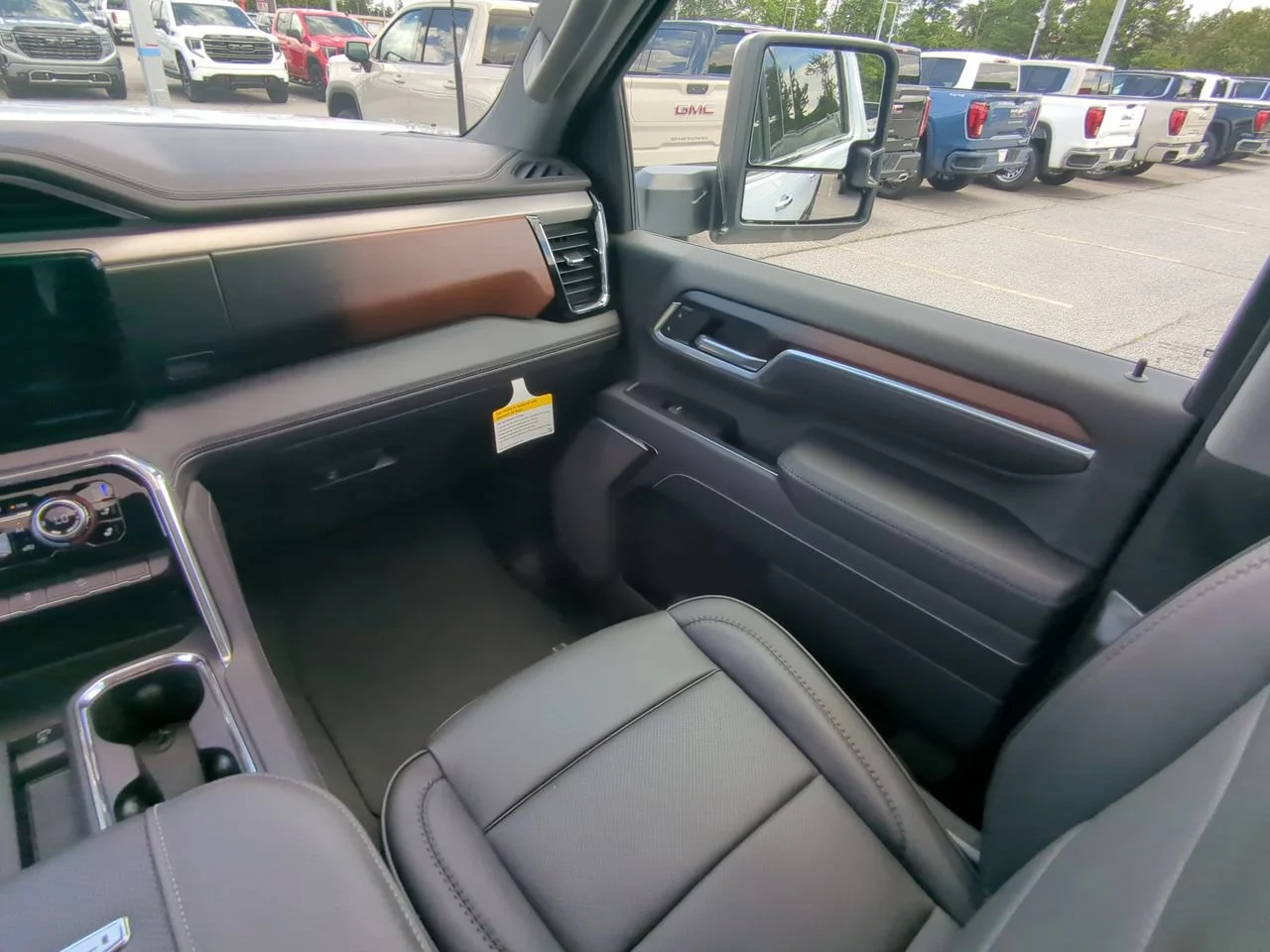 2026 GMC Sierra 3500HD Denali - Photo 16