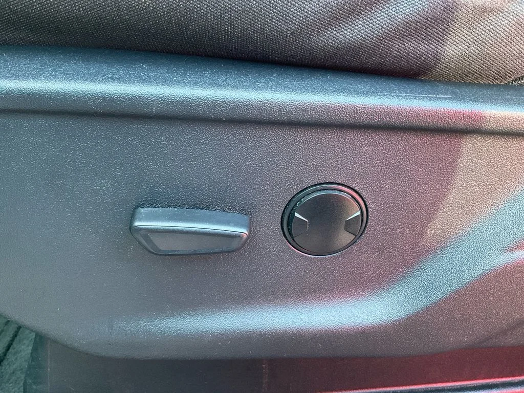 Used 2025 White Ford XLT image 27