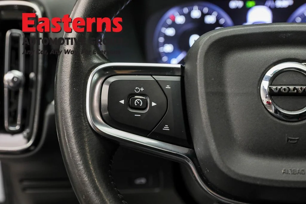 Used 2021 Silver Volvo Momentum image 14