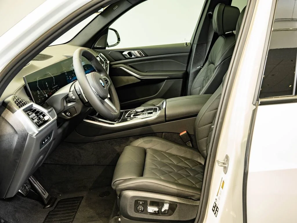 New 2026 Alpine White BMW xDrive40i image 22