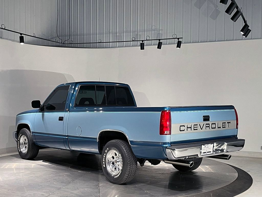 Used 1992  Chevrolet NA image 9