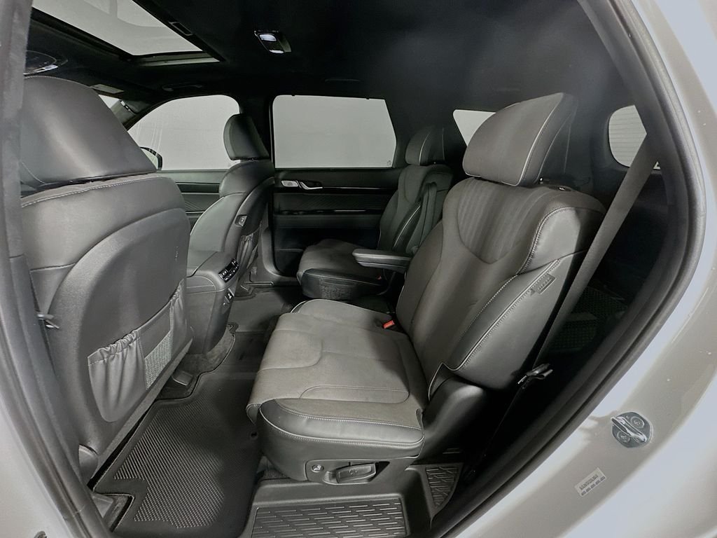 Used 2025 White Hyundai Calligraphy Night Edition image 25