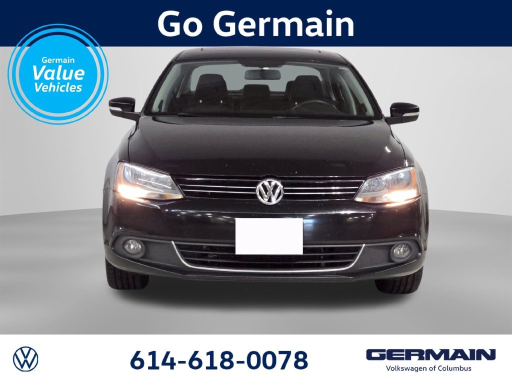 Used 2013 Black Volkswagen SEL image 3