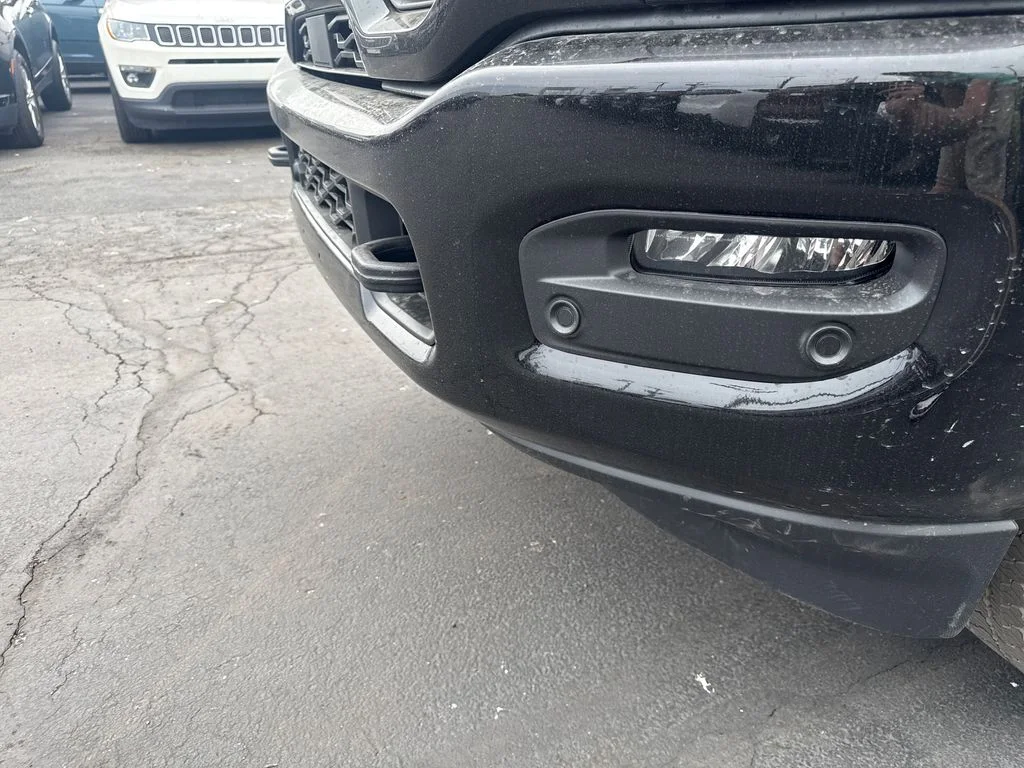 New 2026 Diamond Black Crystal Pearl-Coat Exterior Paint RAM Limited image 11
