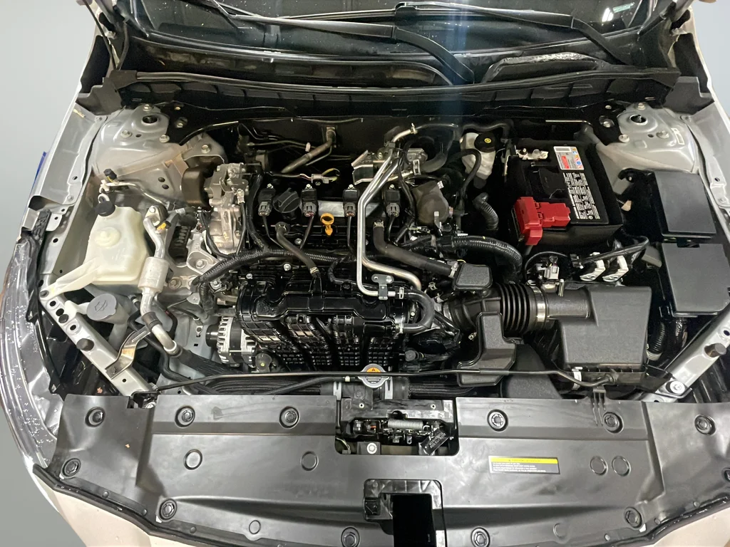 Used 2025 Silver Nissan 2.5 SV image 39