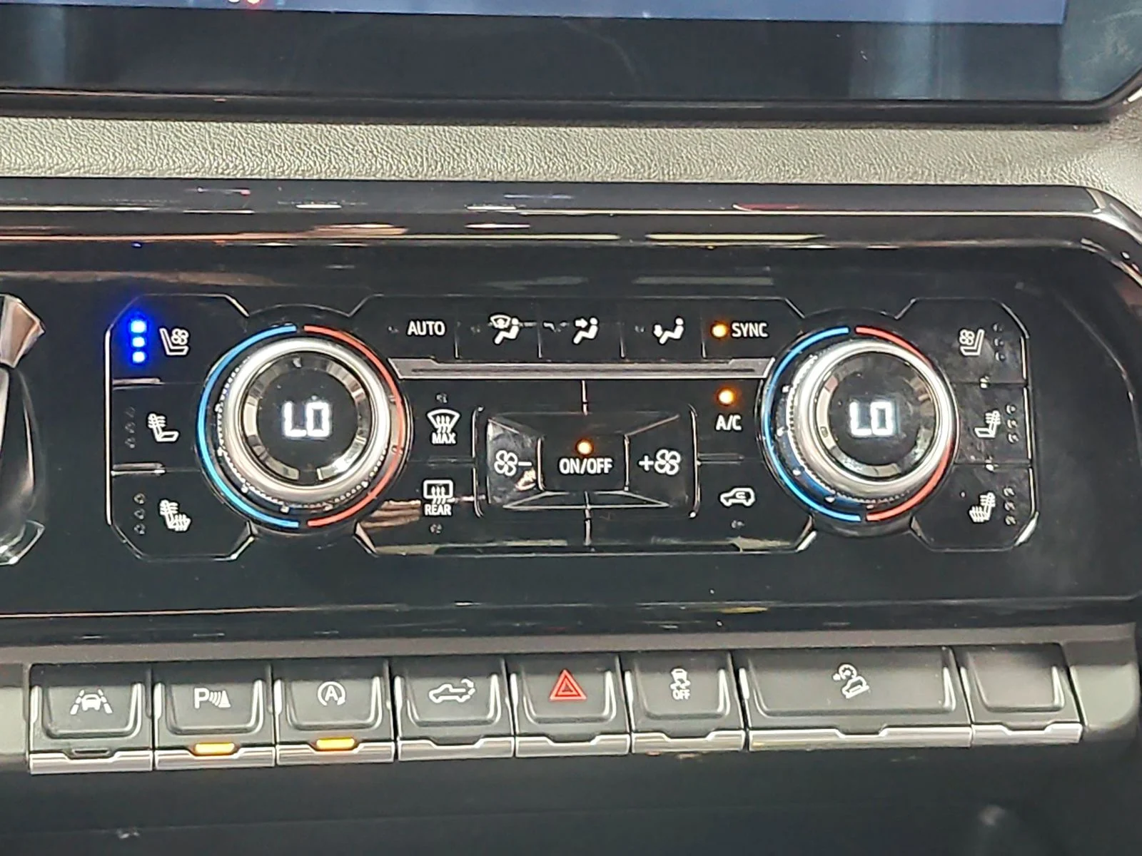 2024 GMC Sierra 1500 AT4 - Photo 37