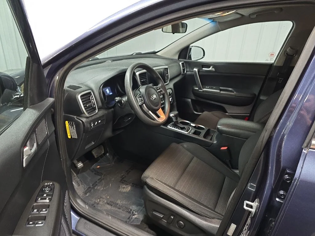 Used 2020 Pacific Blue Kia LX image 28