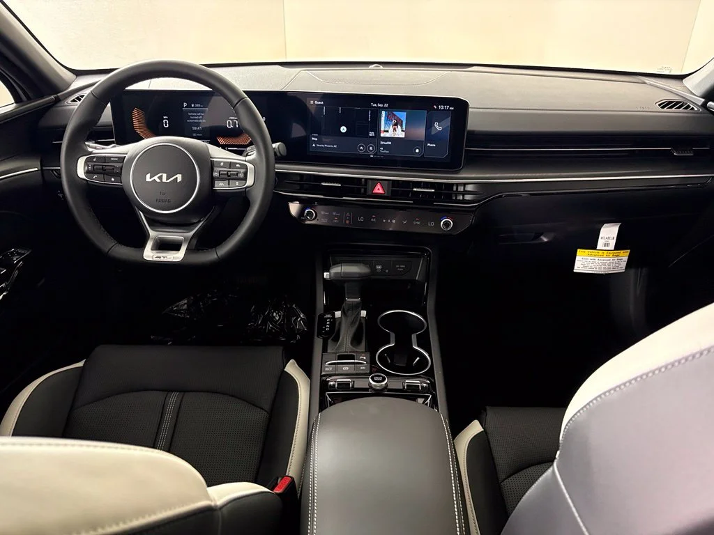 New 2027 White Kia GT-Line image 40