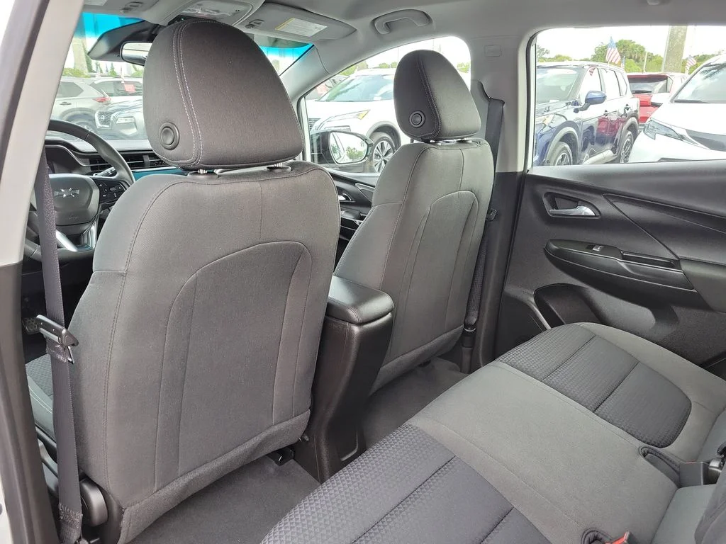 Used 2023 White Chevrolet 1LT image 11