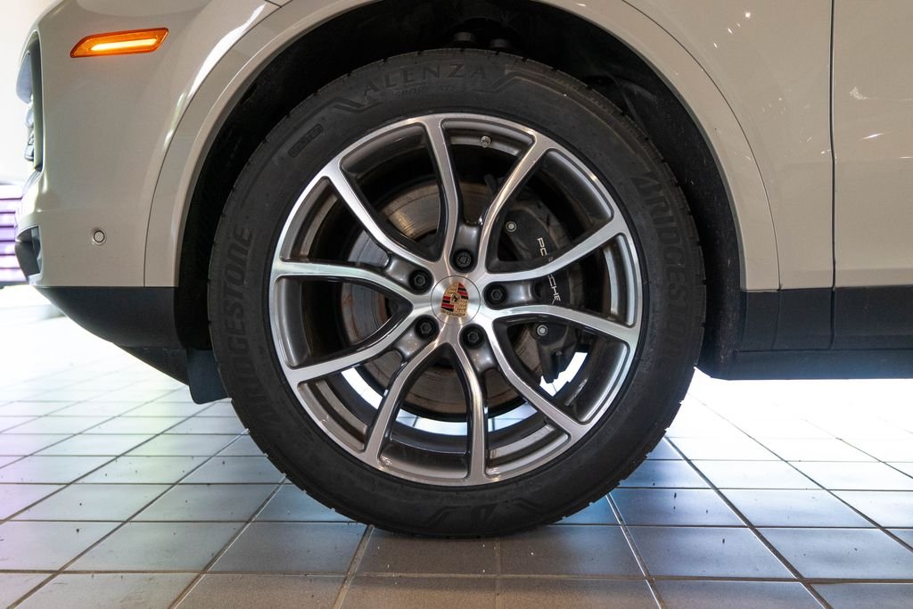 Used 2025 Beige Porsche Base image 12